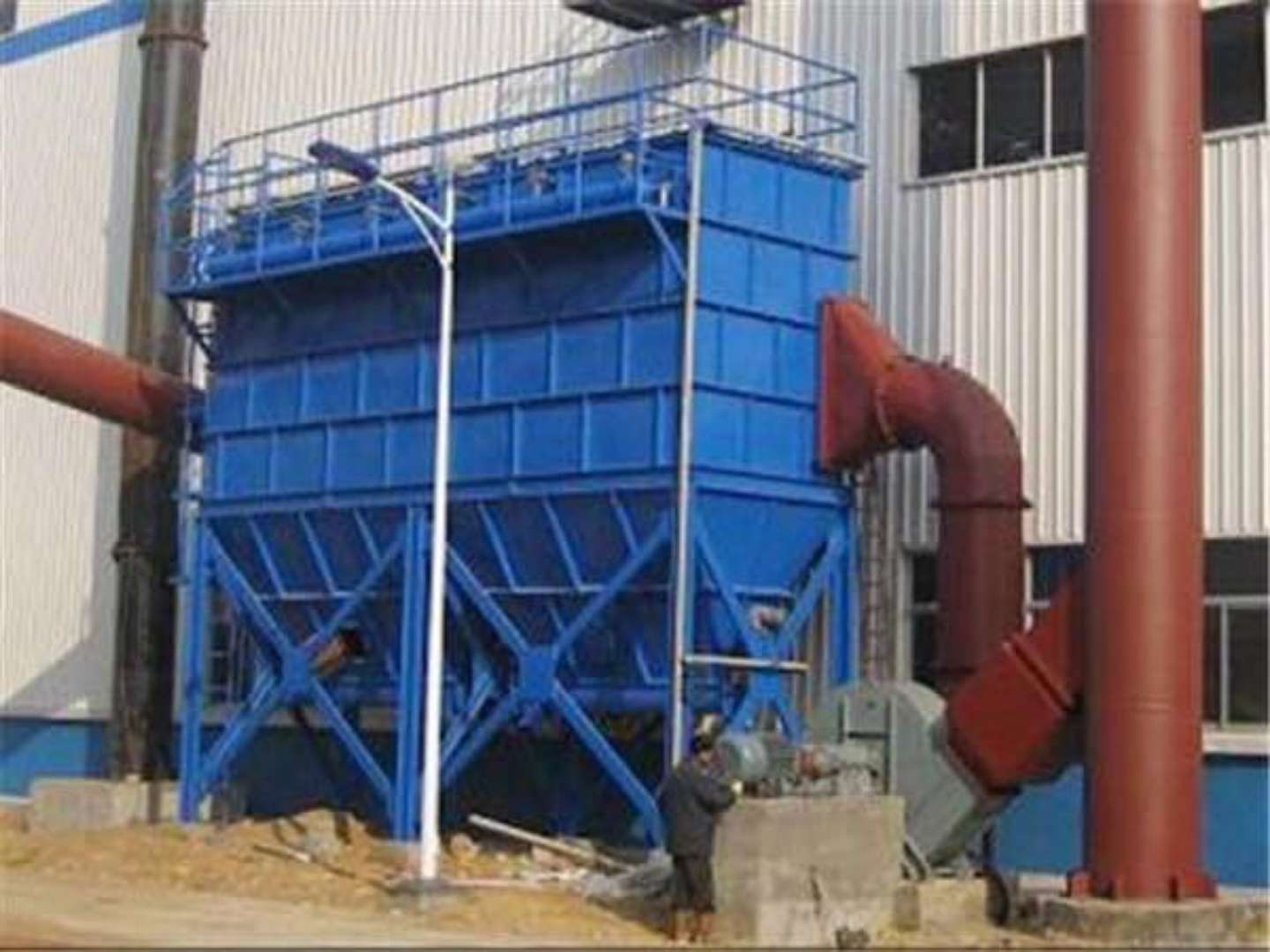 ���L�������m��